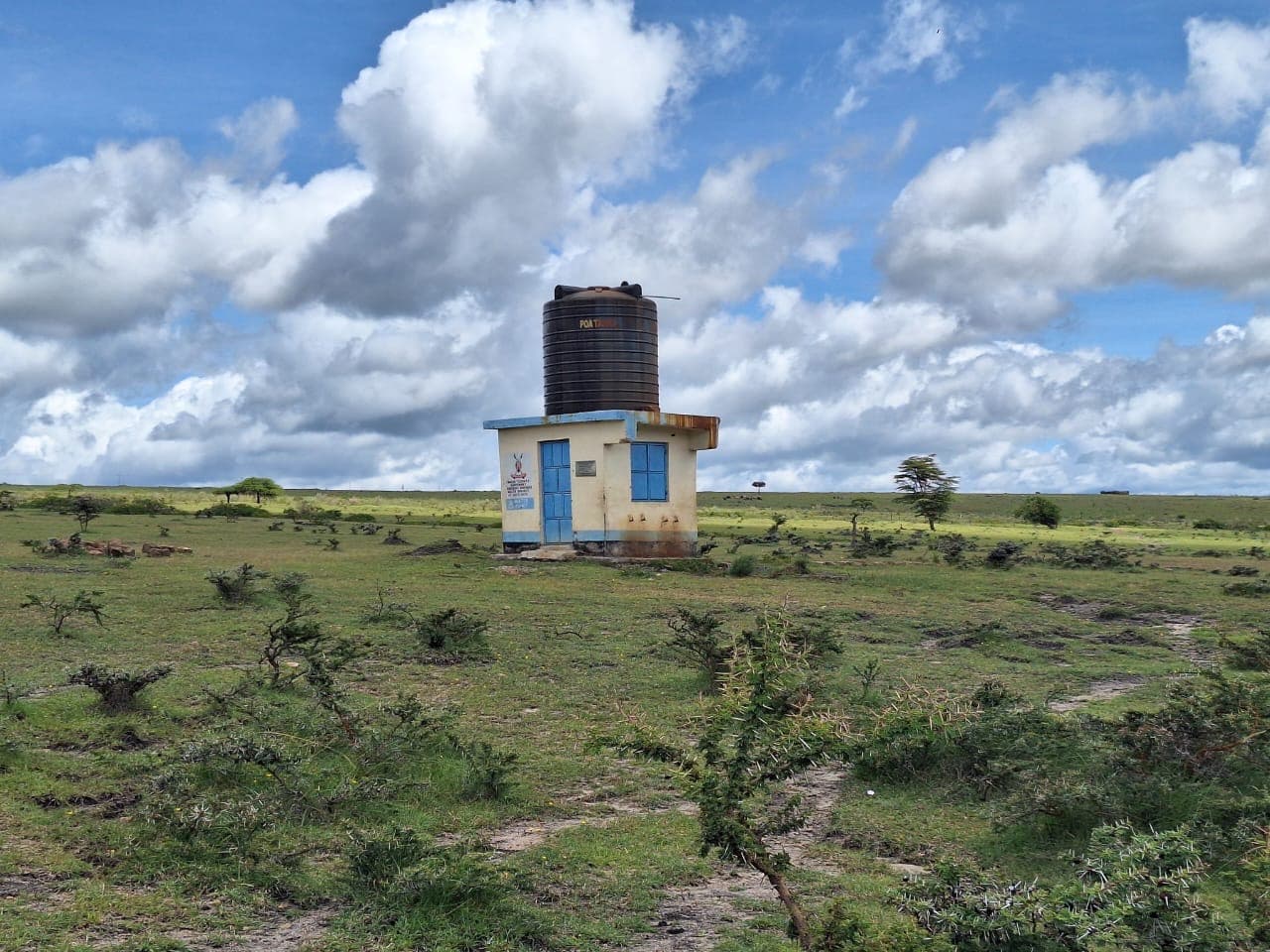 El depósito comunitario en la llanura de Narok